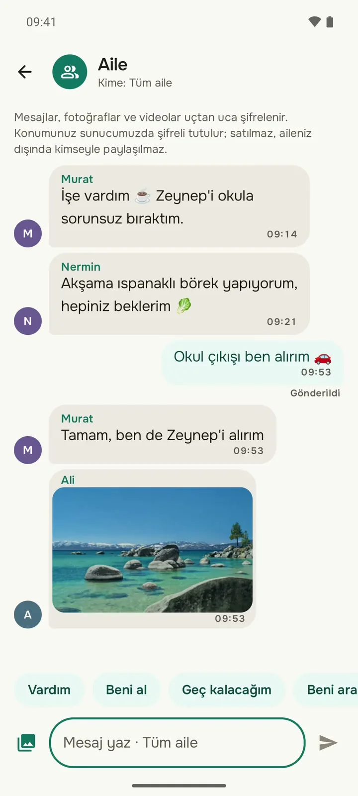 Aile sohbeti: Okul çıkışı ben alırım mesajı, cevap ve gönderilen fotoğraf; altta hazır yanıtlar.